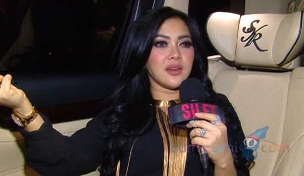 Syahrini Bikin Heboh Dapur Kue di Bandung