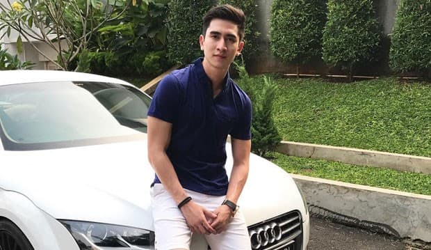 Pose ala Spider-Man, Bodi Verrell Bramasta Bikin Cewek Histeris