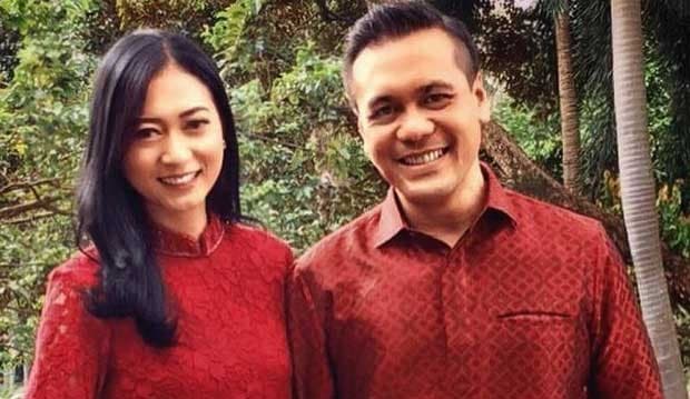 Usai Lamaran, Chico Hakim Pamer Kemesraan Bareng Calon Istri