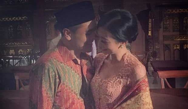 5 Selebriti Ini Menikahi Duda/Janda Banyak Anak