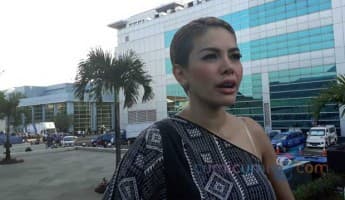 Jadi Model Iklan Gel Keperkasaan, Nikita Mirzani Dibayar Mahal