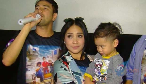 Gara-gara Dicubit, Rafathar Trauma Ketemu Penggemar