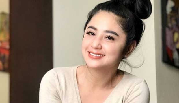 Dewi Perssik Diserang Balajaer, Balasannya 'Jleb' Banget