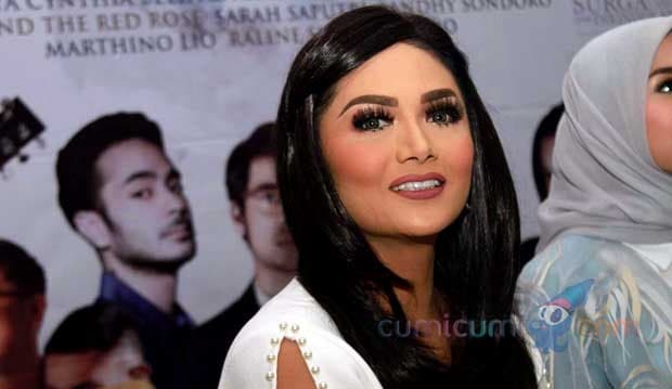 Krisdayanti Kecil Nakal, Pernah Jatuh Hingga Kelingking Bengkok