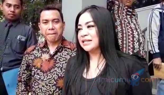 Isu Cerai, Anisa Bahar dan Suami Sudah Pisah Rumah?