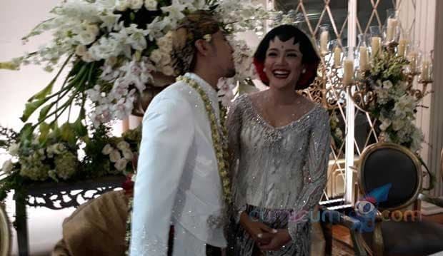 Jadi Pengantin Jawa, Fitri Ayu dan Suami Tak Gelar Upacara Adat
