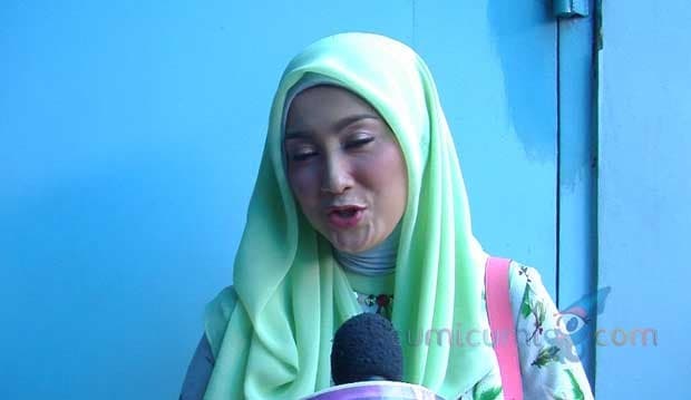 Masih Sendiri, 5 Hal Ini Membayangi Kehidupan Desy Ratnasari