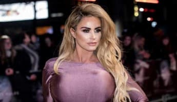 Bisnis Konyol, Katie Price Bikin Usaha Peti Mati Dihiasi Payudara
