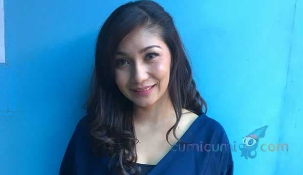 Ini Alasan Baby Margaretha Jatuh Cinta Sama Bule 54 Tahun