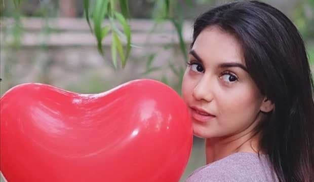 Romantis, Irish Bella Beri Balon Cinta Buat Giorgino Abraham