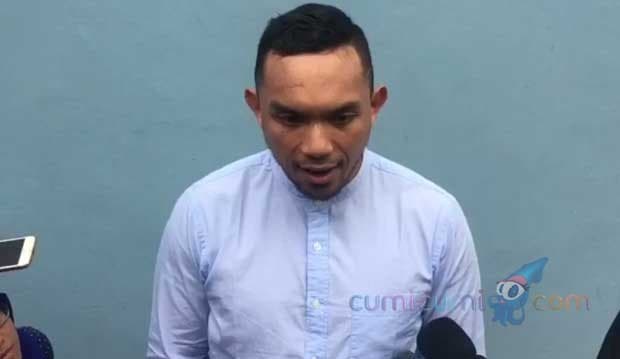 Fakhrul Razi Tahu Alasan Rina Nose Lepas Hijab?