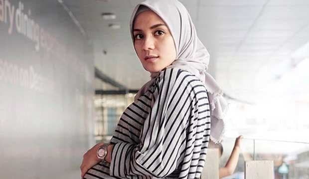 2 Hari Pasca Persalinan, Enno Lerian Pamer Wajah Anak Ke-4
