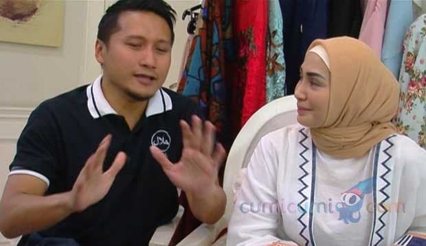 Fenita Arie Berhijab, Arie Untung Malah Punya Istri Baru