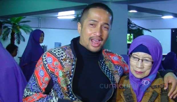 Umroh Tanpa Ayah, Irfan Hakim Kosongkan Satu Kursi di Pesawat