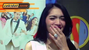 Cekidot Show: Ditanya Soal Pacar Baru, Angel Karamoy Tersipu Malu