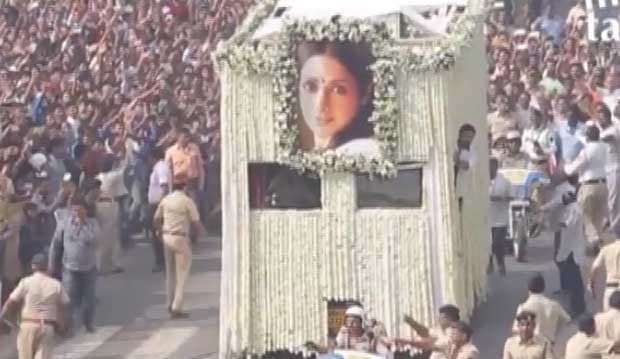5 Hal Istimewa Ini Jadi Penghargaan Terakhir di Pemakaman Sridevi