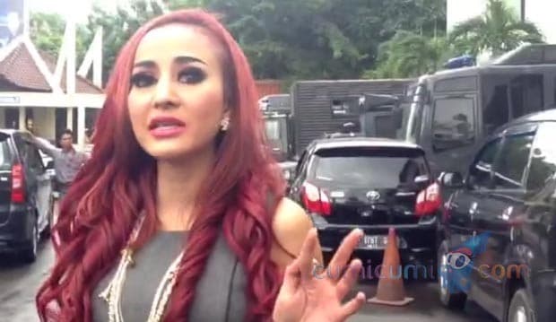 Wajah Babak Belur, Cynthiara Alona Dipukuli Pacar Bule