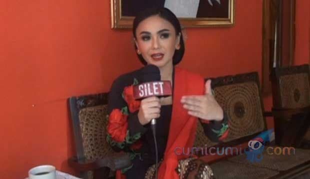 Gara-gara Undangan Soeharto, Yuni Shara Koleksi Barang ini