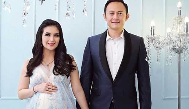 Selamat! Pesinetron Kadek Devi Melahirkan Bayi Kembar