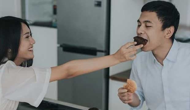 Dipingit Jelang Nikah, Raditya Dika Puasa Kencani Anissa Aziza