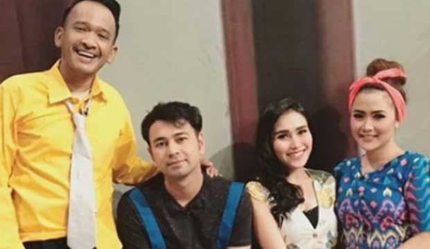 Merasa Jadi Manusia Terhina, Ayu Ting Ting Curhat di Medsos