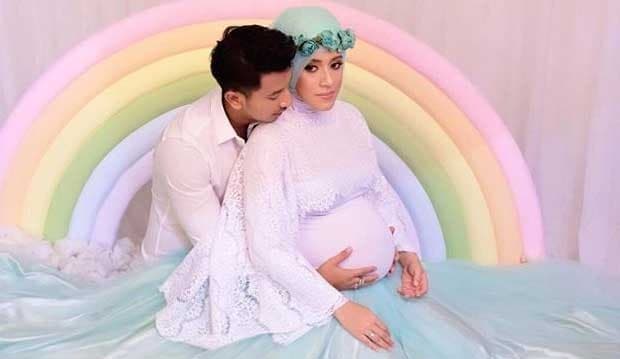 Ultah Pernikahan Pertama, Bayi Fairuz A Rafiq Lahir ke Dunia
