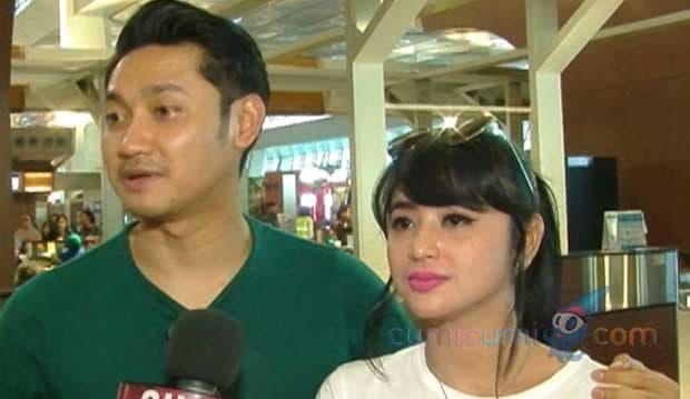 Disebut Penyuka Sesama Jenis, Suami Tetap Cinta Dewi Perssik
