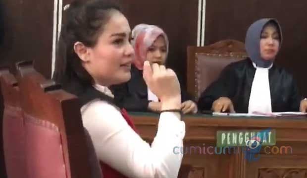 Nangis Dituntut 8 Bulan Penjara, Ini Janji Jennifer Dunn ke Suami