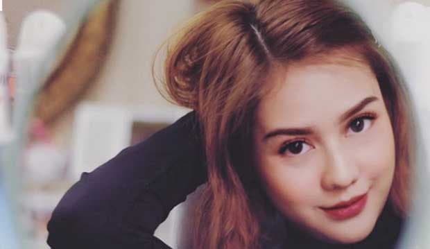 Foto Pakai Mukena Dibilang Pamer, Begini Balasan Mytha Lestari