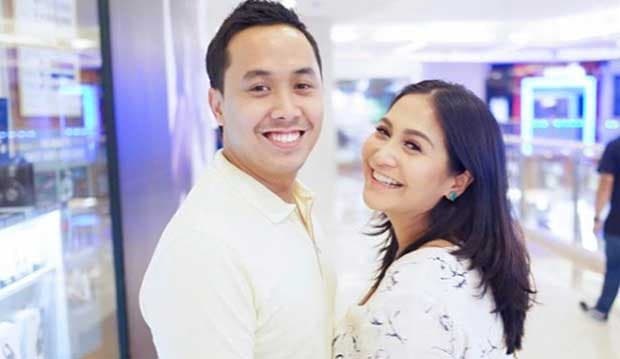 Foto Maternity, Marsha Tengker Ditemani Makhluk Lucu Ini