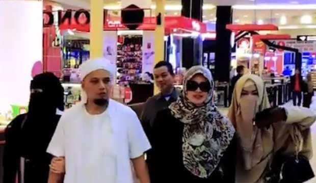 Ultah Ke-49, Arifin Ilham Didoakan Abdul Somad Didampingi 3 Bidadari