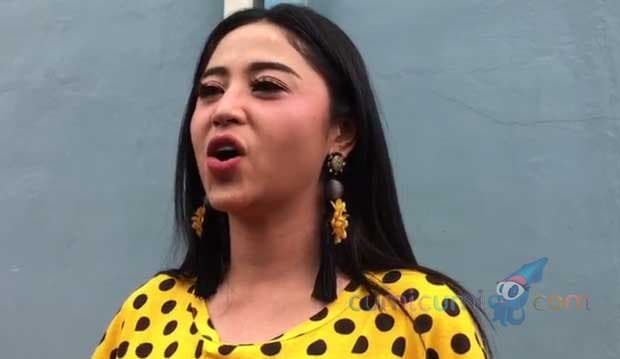 Dewi Perssik Bongkar Gaji Asistennya, Sampai Puluhan Juta?
