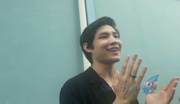 Dua Tahun di Inggris, Teuku Rassya Kepincut Wanita Bule?