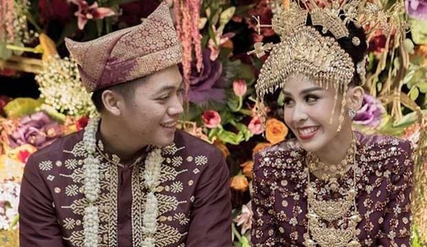 Sebulan Istri Meninggal Dunia, Rasyid Masih Setia Pakai Cincin Nikah