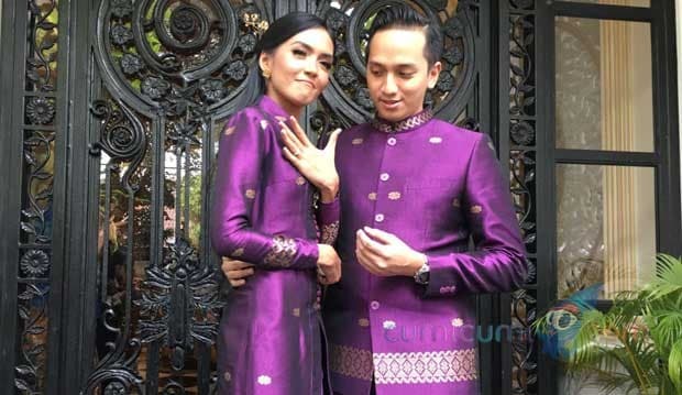 4 Bulan Pacaran, Ge Pamungkas dan Anastasia Herzigova Resmi Tunangan
