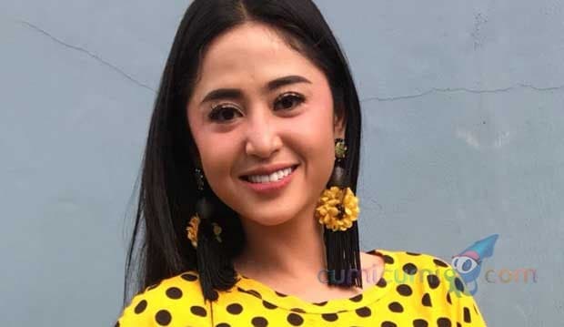 Tiga Kali Nikah, Baru Sekarang Dewi Perssik Rayakan Wedding Anniversary