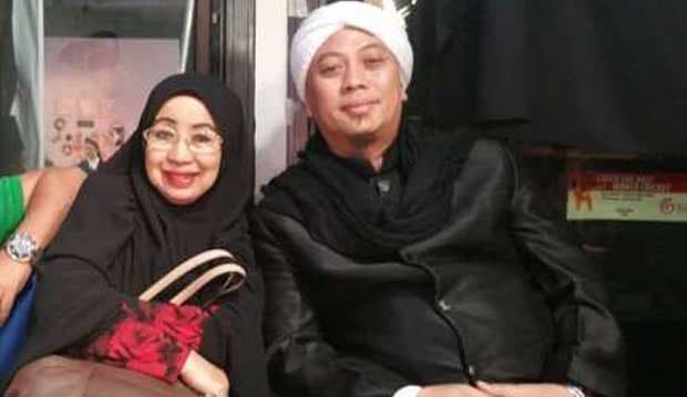 Meninggal Usai Tausiah, Ibunda Opick Siapkan Kain Kafan Sendiri