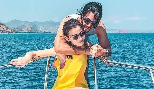 Honeymoon di Labuan Bajo, Ini 5 Momen Seru Kimbely Ryder dan Edward Akbar