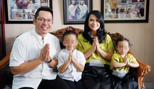 Shezy Idris Minta Cerai, Suami Mengaku Dipisahkan dengan Anak-Anak