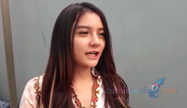 Dihujat Karena Buka Hijab Pasca Putus dari Atta Halilintar, Nabila Aprilia Sakit dan Terpuruk