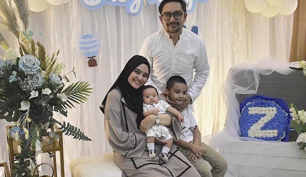 Jarang Jalan Berdua, Begini Quality Time Ala Zee Zee Shahab dan Suami