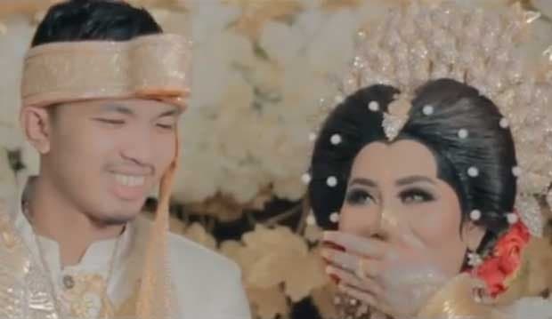 Sempat Galau Jelang Nikah, Kini Suami Sebut Evi Masamba Surga Dunia