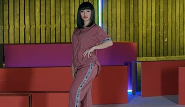 Unggah Foto Jadul, Zaskia Gotik Cantik Sejak Dulu