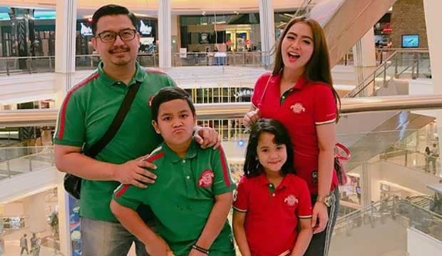 10 Tahun Menikah LDR-an, Vega Darwanti Obati Rindu Setiap Akhir Pekan