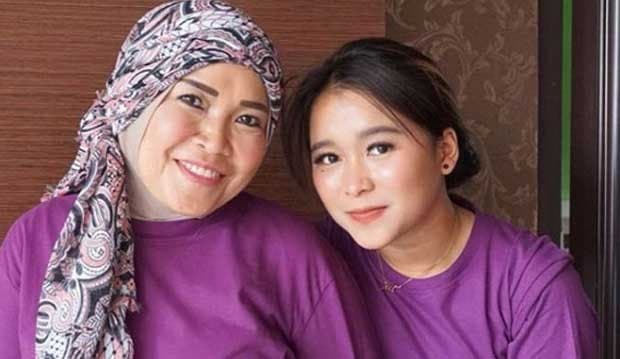 Adik Ayu Ting Ting Ceroboh, Ibunda Jadi Kena Bully Warganet