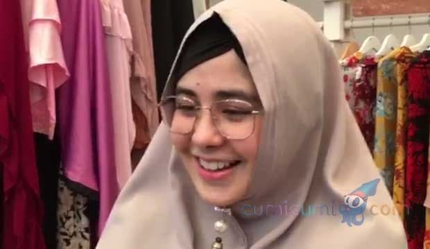 Posting Foto Gadis Kecil di Instagram, Risty Tagor Punya Anak Ketiga?