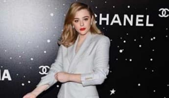 Chloe Moretz Cium Model Cantik Ini, Trauma Pasca Putus dengan Brooklyn Beckham?