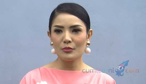 Banyak Pengeluaran, Nindy Pilih Liburan Murah di Akhir Tahun