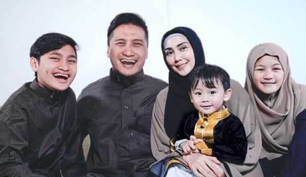 Sudah Hijrah, Begini Perayaan Ulang Tahun Arie Untung