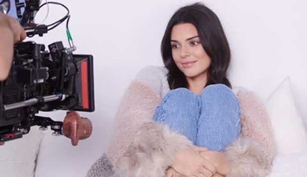 Kendall Jenner Unggah Foto Bugil di Instagram, Begini Posenya